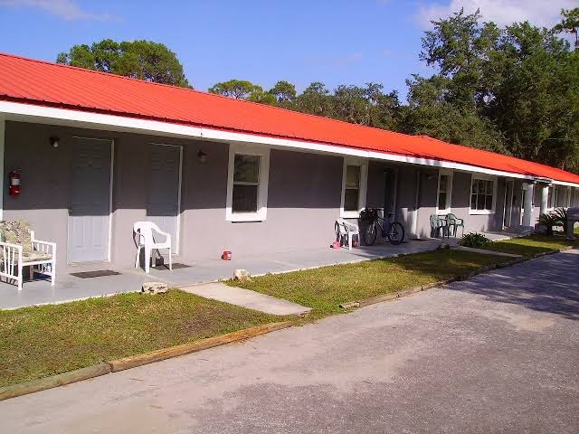 Tall Pines Motel & Trailer House